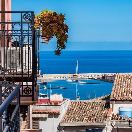 Casa Vacanze Peperoncino 卡斯泰拉马莱 外观 照片